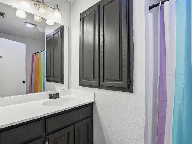 4041 Country Meadows Cir, Granbury, TX 76049 | MLS #21352