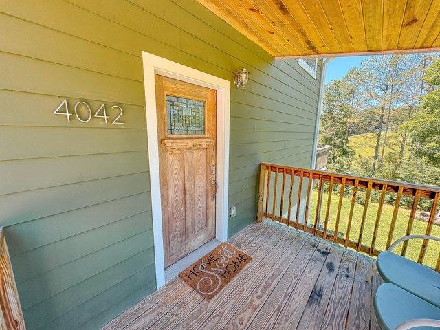 4042 Jones Hollow Rd, Lobelville, TN 37097
