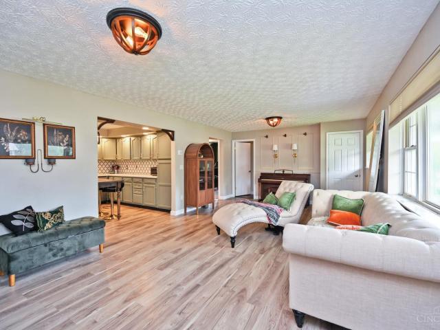 4043 Beavercreek Circle