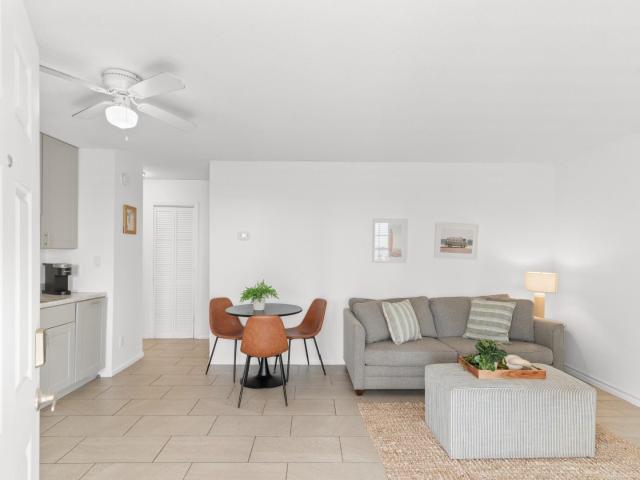 404 22nd Ave. N
