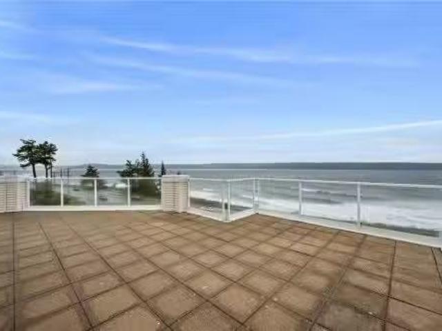 404 350 Island Hwy South, Campbell River, BC, V9W 1A5 Single.