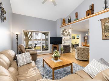404 Gillette St, Unit B