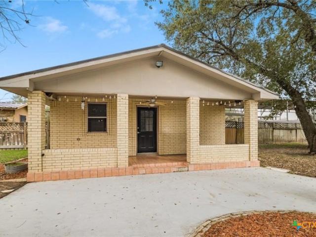 404 Glen Oaks Ln