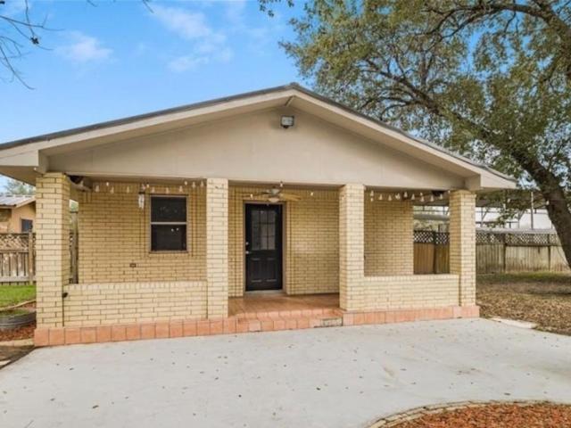 404 Glen Oaks Ln