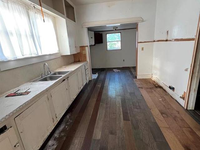 404 E Main
