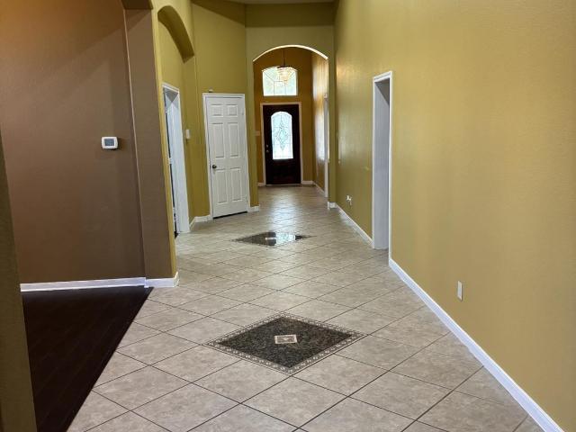 404 E Nakoma Dr