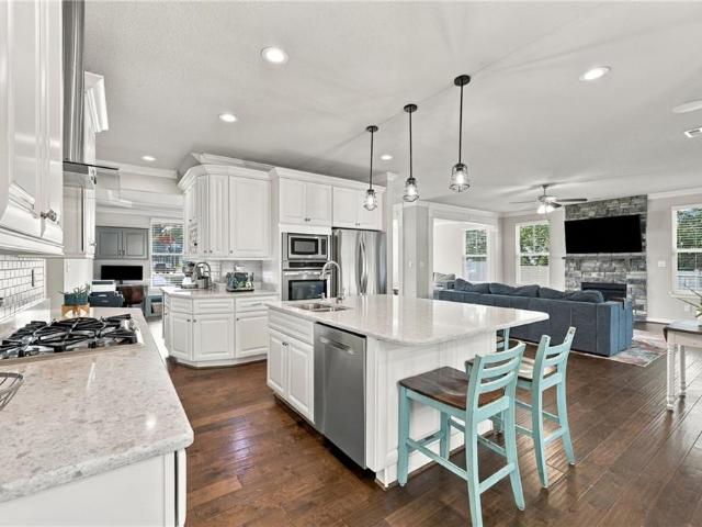 404 Foxgate CT