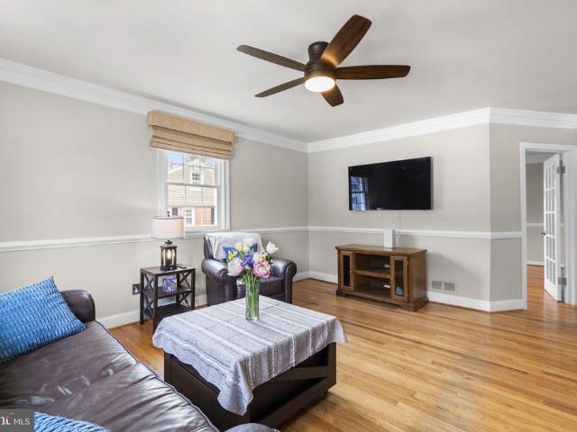 404 Forest Lane