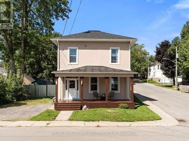 404 Henry Street W, Prescott, ON, K0E 1T0 house for sale | Listing ID X13817 | Royal LePage