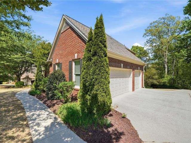 404 Laurel Park