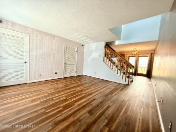 404 Ledgeview Park Dr