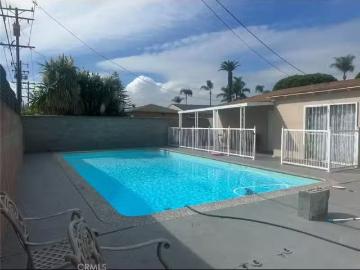 404 S POINSETTIA AVE, COMPTON, CA 90221