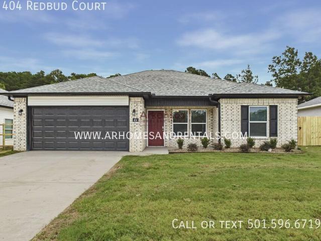 404 Redbud Court | 3 Bedrooms | 2 Bathrooms | 2 Car Garage