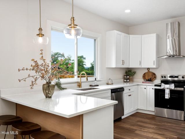 404 W Forest Avenue