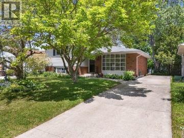 4058 Charlie Street, Petrolia, ON, N0N 1R0 house for sale | Listing ID 26012 | Royal LePage
