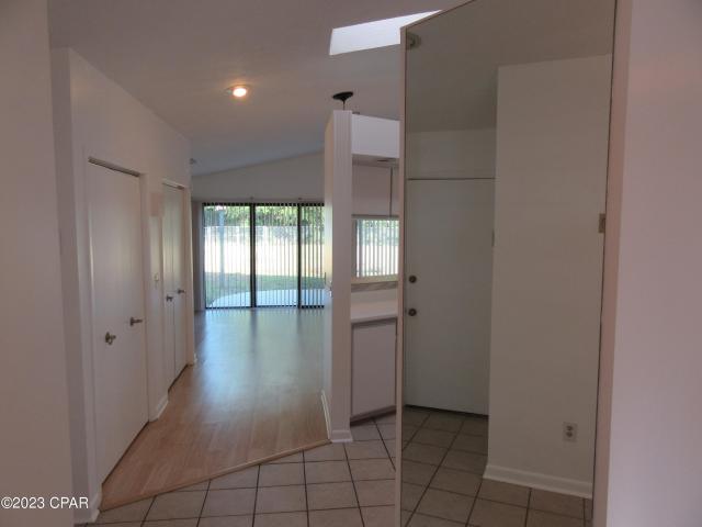4050 LINWOOD DR, 3 beds, 2 full baths