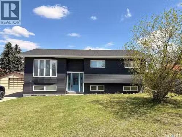 405 3Rd Avenue W, Biggar, SK, S0K 0M0 house for sale Listin.