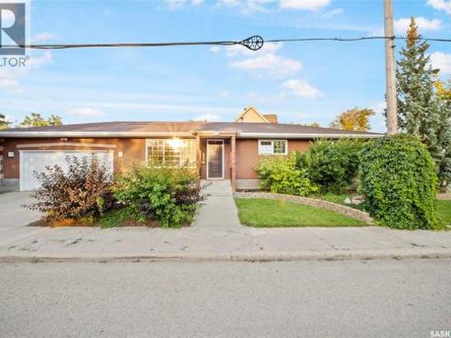 405 4Th Avenue Ne, Moose Jaw, SK, S6H 8B8 house for sale | Listing ID SK046655 | Royal LePage