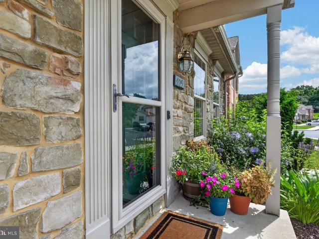405 Cobblestone Lane