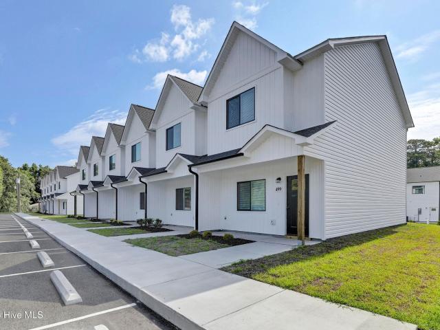 405 Blue Bluff Lane, Jacksonville, US, NC