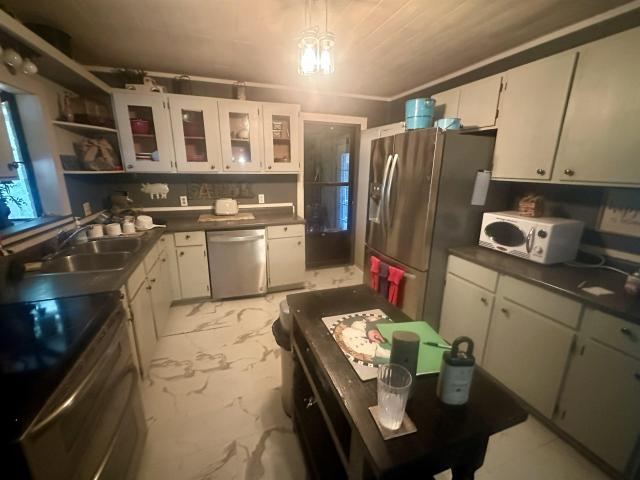 405 Brotherton