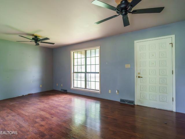 405 Dogleg Drive
