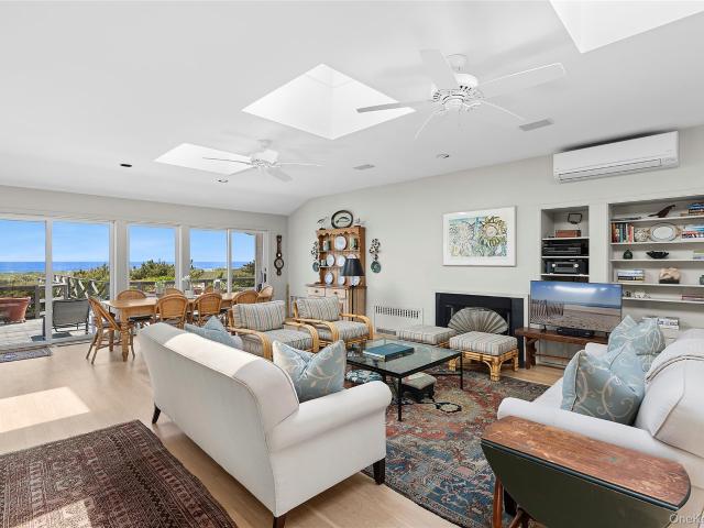 405 Dune Road