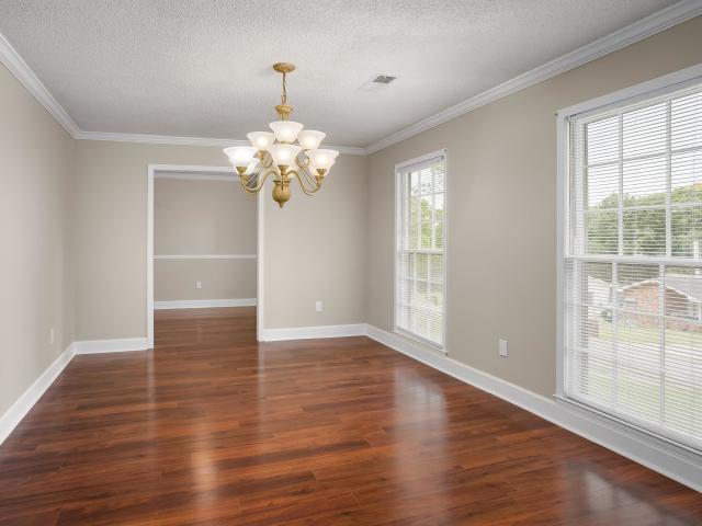 405 Oak Hill Ave