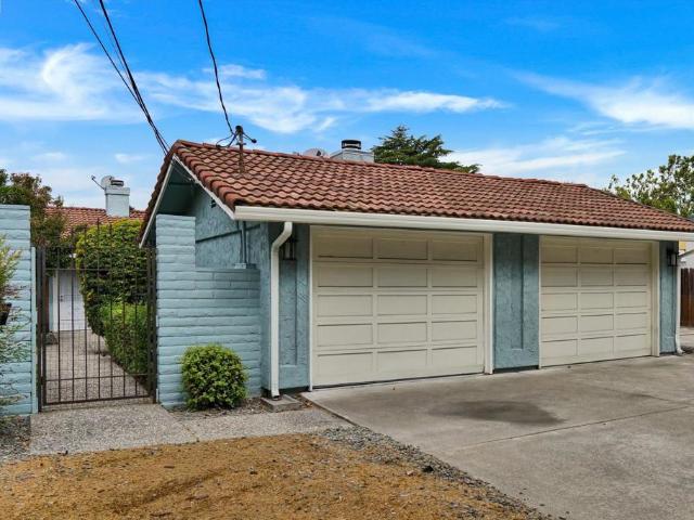 405 Lewis Ave