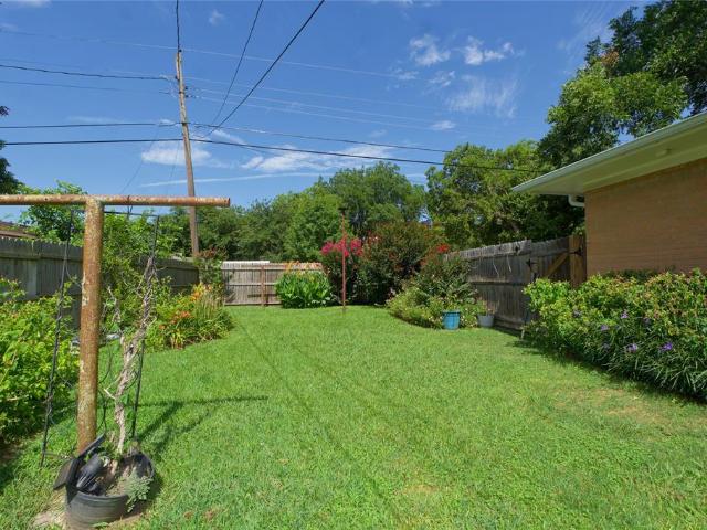 405 Meadow Dr, Gainesville, TX 76240 | MLS #21309