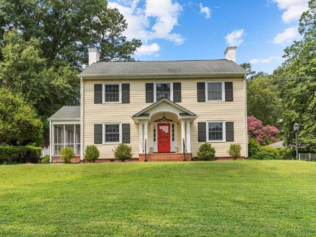 405 Meadow LN