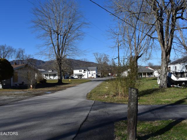 405 S 37th St