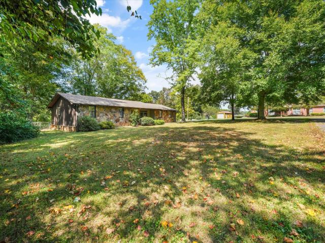 405 Sportsman Ln
