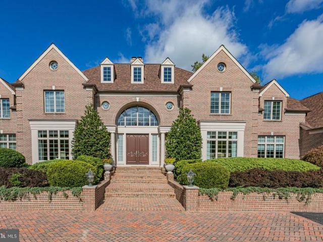 405 Pond View Drive