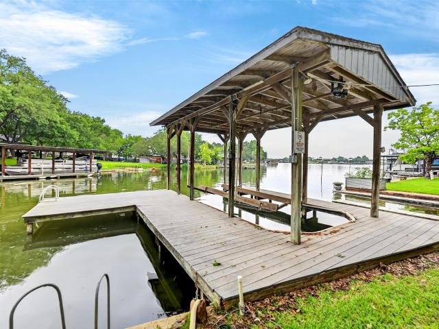 405 Robin Hood Ln
