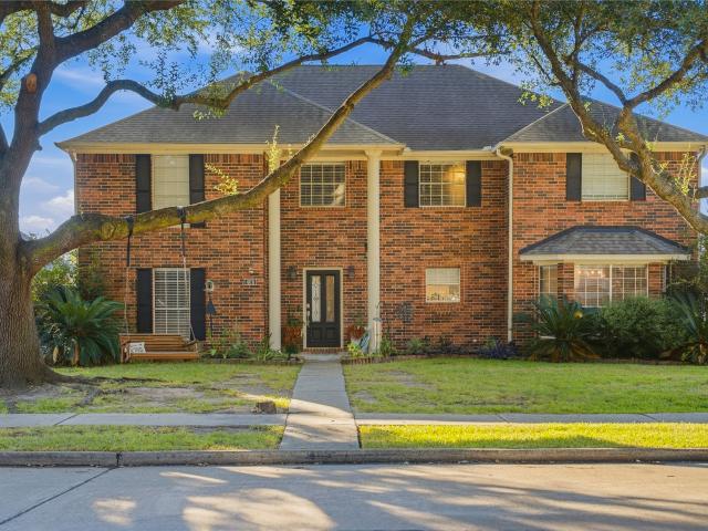 405 Regency Court