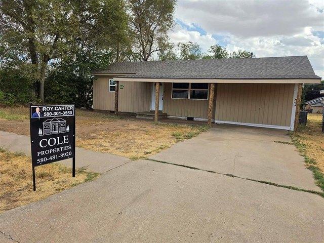 405 W Cafky Ave, Tipton, OK 73570