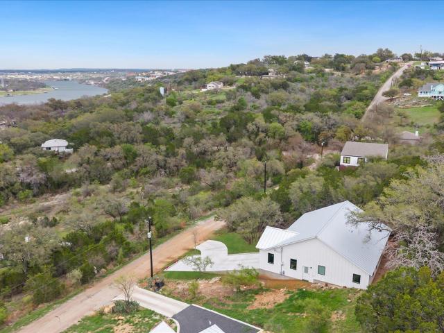 405 Taylor Dr