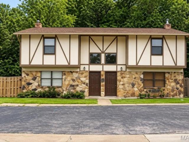 4061 Country Club Dr, Imperial, MO 63052