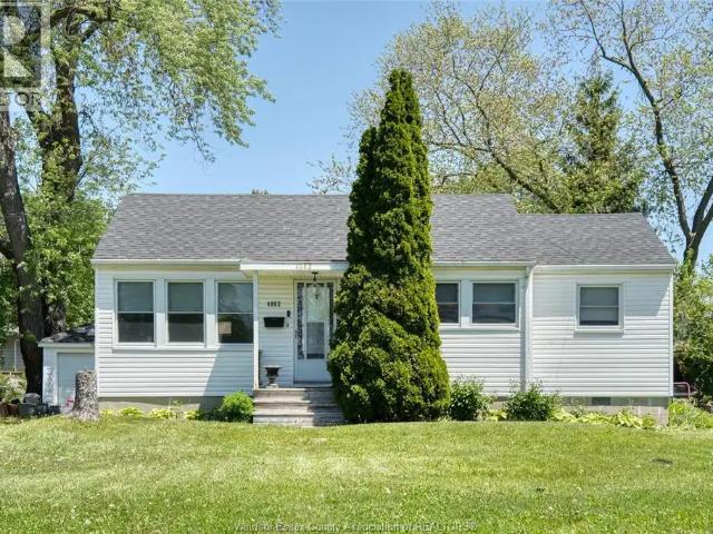 4062 ROSELAND DRIVE East