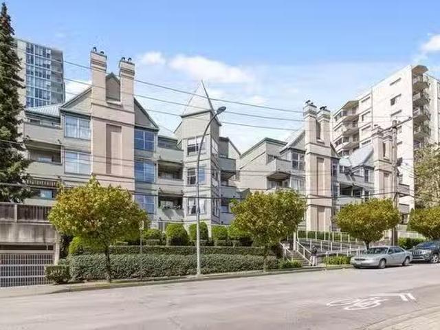 406 509 Carnarvon Street, New Westminster, BC, V3L 5S4 Singl.