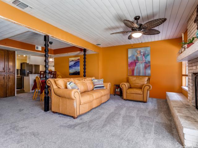 406 Amistad Blvd, Universal City, TX 78148 | MLS #1933