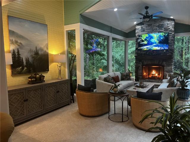 406 E Waterside Drive