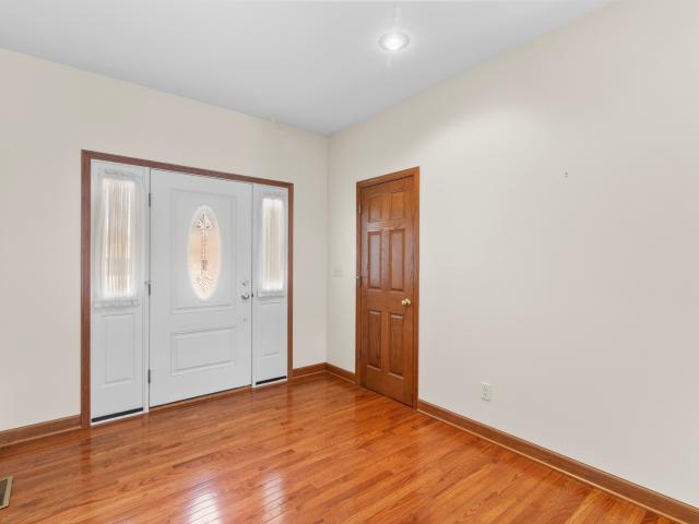 406 E Knights Road