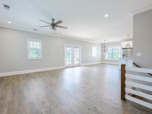 406 Harbour View Dr