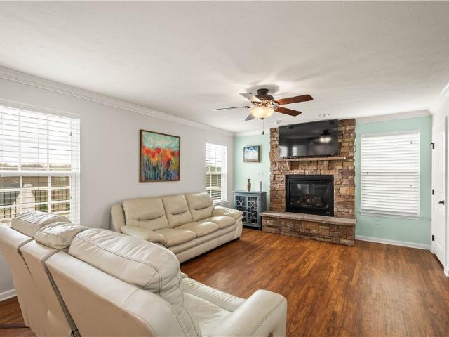 406 Hindman Dr