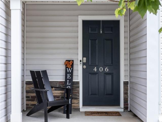 406 Oakmont Valley Trail