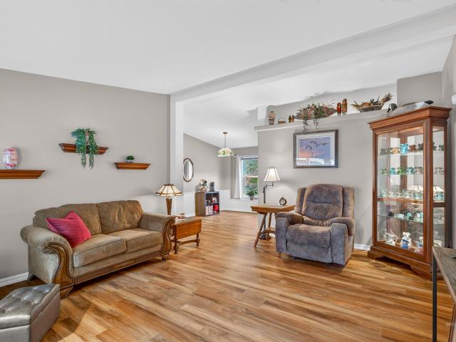 406 Main St