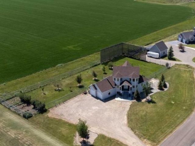 406 Meadow Lark Drive, Rural Lethbridge County, AB, T1J 4R9 house for sale | Listing ID A2329 | Royal LePage