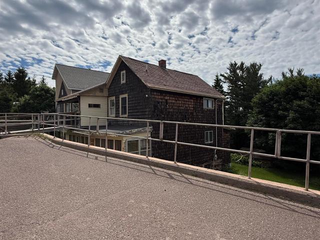 406 N Lincoln Drive
